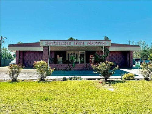 915 Brookway Blvd, Brookhaven, MS, 39601-2643 | Card Image