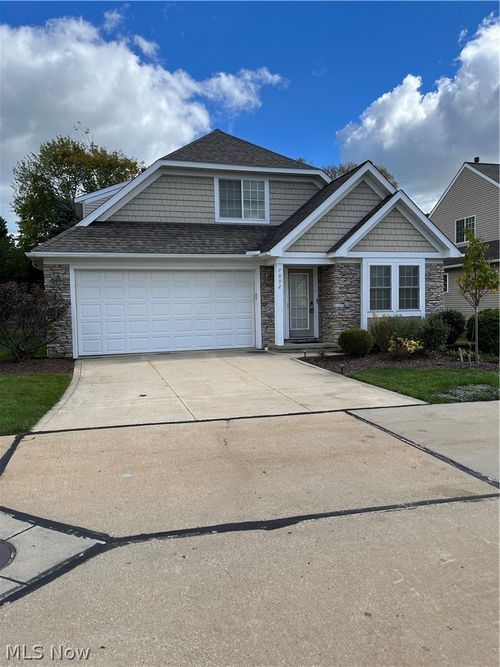 7092 Morning Star Trl, Sagamore Hills, OH, 44067-2598 | Card Image