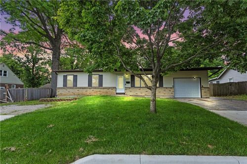5640 Monrovia St, Shawnee, KS, 66216-1937 | Card Image