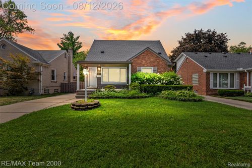 1511 N Silvery Ln, Dearborn, MI, 48128-1034 | Card Image