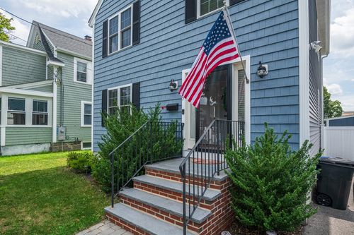 7 Brockton Ave, Quincy, MA, 02169-3913 | Card Image
