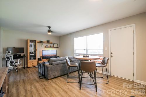 4605 Coronado Dr, Charlotte, NC, 28212-5562 | Card Image