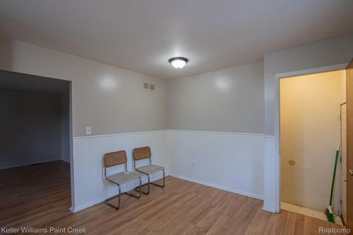 18734 Florida St, Roseville, MI, 48066-2109 | Card Image