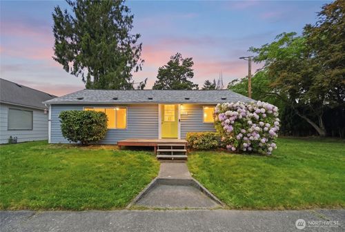 207 Cedar St, Sultan, WA, 98294-9469 | Card Image