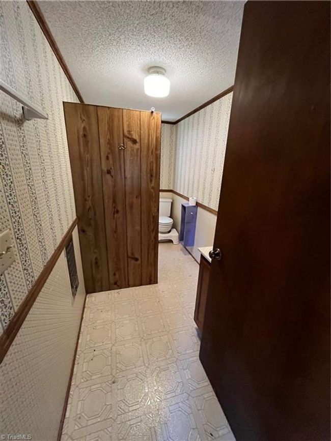 1972 Big Horse Creek Rd, House other with 3 bedrooms, 2 bathrooms and null parking in Lansing NC | Image 47