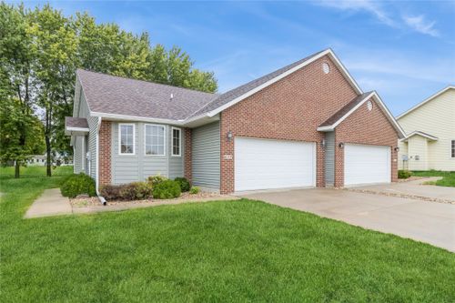 610 Golf View Drive, Pleasantville, IA, 50225 | Card Image