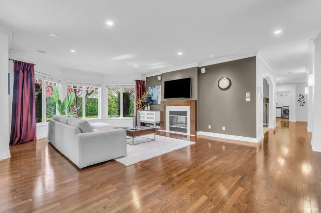 4683 Decourcy Court, House other with 4 bedrooms, 2 bathrooms and 4 parking in West Vancouver BC | Image 15