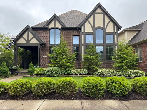 7661 Carriage House Way, Zionsville, IN, 46077-8554 | Card Image
