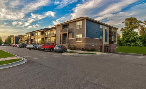 N115W16170 Saxony Village Blvd, Germantown, WI, 53022-5671 | Card Image