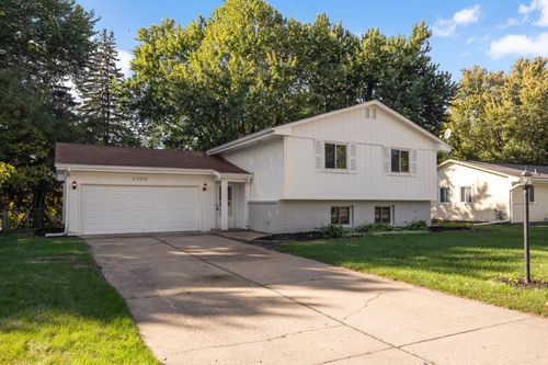 2300 Lamplight Dr, Woodbury, MN, 55125-4013 | Card Image