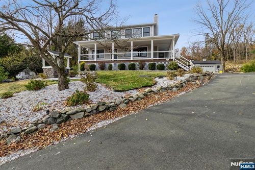 17 Rockaway Valley Rd, Boonton, NJ, 07005-9054 | Card Image