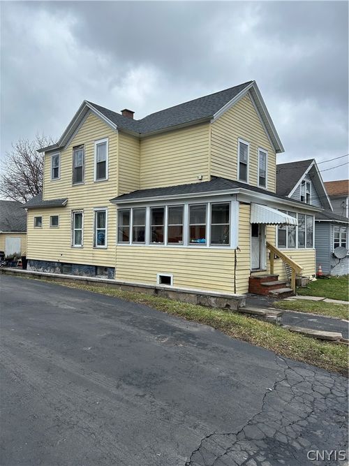 310 2nd St, Syracuse, NY, 13209-2138 | Card Image