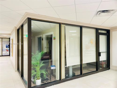 c4-2555 Collins Ave, Miami Beach, FL, 33140 | Card Image