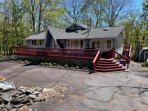 138 Westwood Dr, Dingmans Ferry, PA, 18328-3464 | Card Image