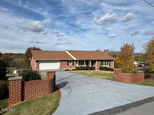 1763 Sylvan Hill Rd, Elizabethton, TN, 37643-3927 | Card Image