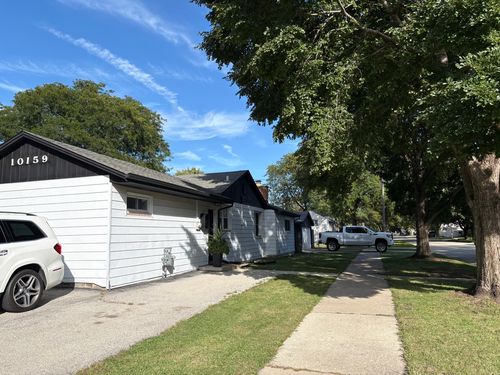 10159 S Kolin Ave, Oak Lawn, IL, 60453-4205 | Card Image