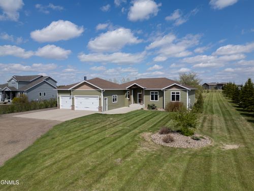 6512 Dakota Country Drive, Bismarck, ND, 58503 | Card Image