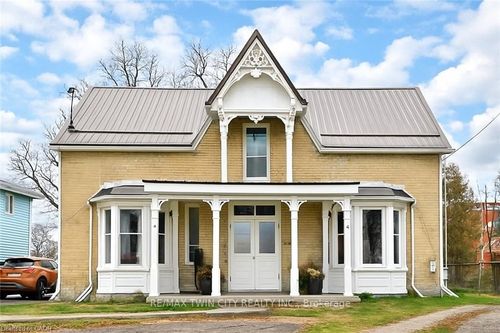 33 Bute St, Ayr, ON, N0B1E0 | Card Image