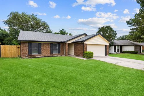6403 Minuteman Ln, Arlington, TX, 76002-2757 | Card Image