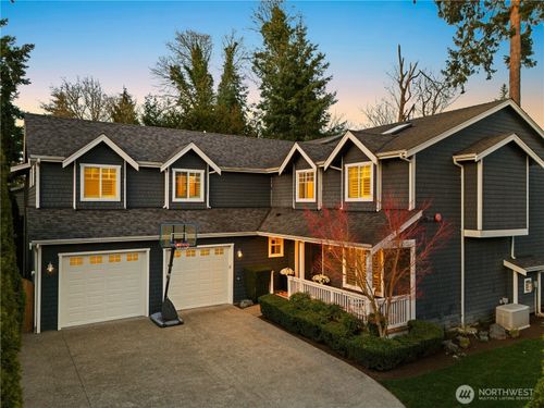 8612 SE Se 36th St, Mercer Island, WA, 98040-3633 | Card Image