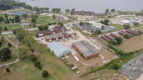 1703 E Lakeshore Dr, Storm Lake, IA, 50588-2681 | Card Image