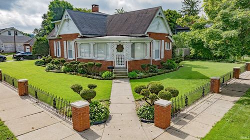 27 N Edwards St, Worthington, IN, 47471-1304 | Card Image