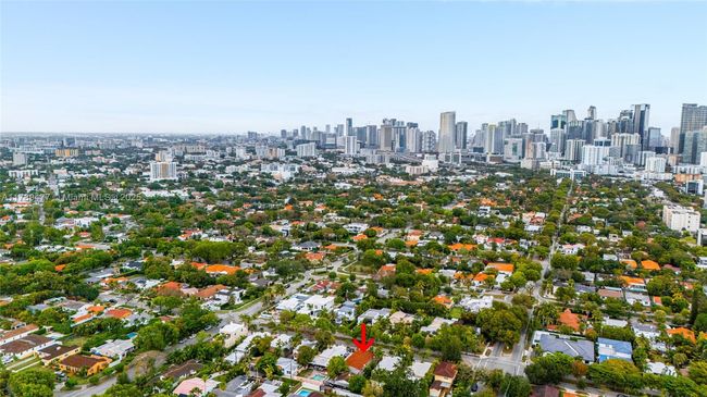 426 Sw 26 Th Rd, House other with 4 bedrooms, 3 bathrooms and null parking in Miami FL | Image 48