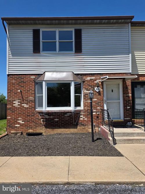 916 Hilltop Dr, WOODSTOCK, VA, 22664-1641 | Card Image