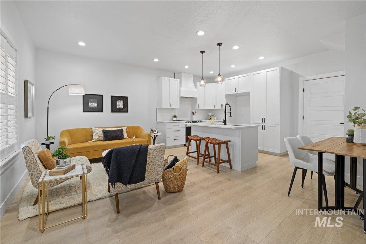 Davis St, Boise, ID 83702