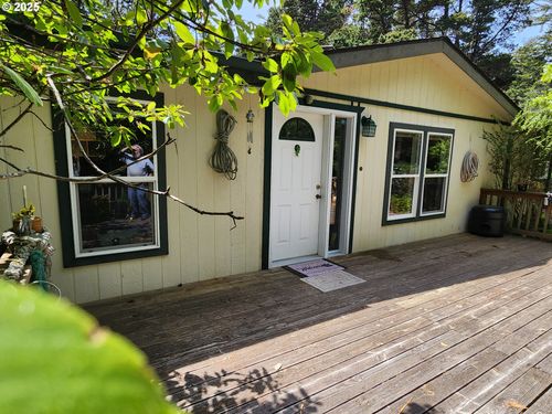1634 Idaho St, Port Orford, OR, 97465-8690 | Card Image