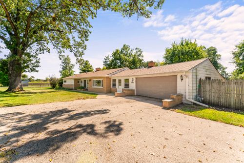 4501 E Kuhn Rd, Richmond, IL, 60071-9224 | Card Image