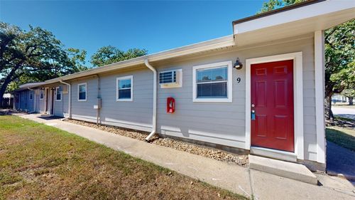 12-500 Foch St, Bryan, TX, 77801-4761 | Card Image