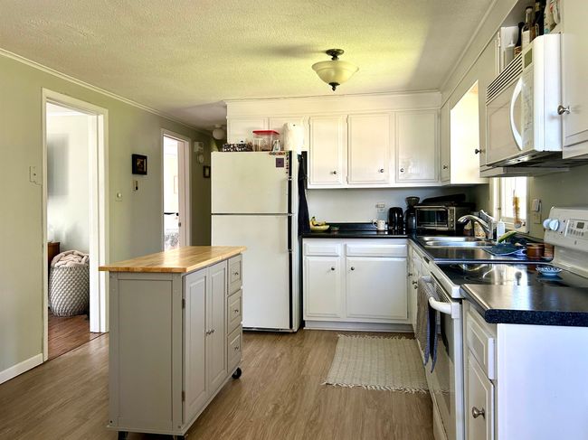 46 - 44-46 Oak St, Home with 0 bedrooms, 2 bathrooms and null parking in White River Junction VT | Image 5
