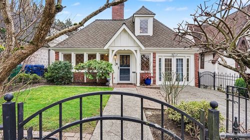 4335 NE Ne 45th St, Seattle, WA, 98105-5139 | Card Image