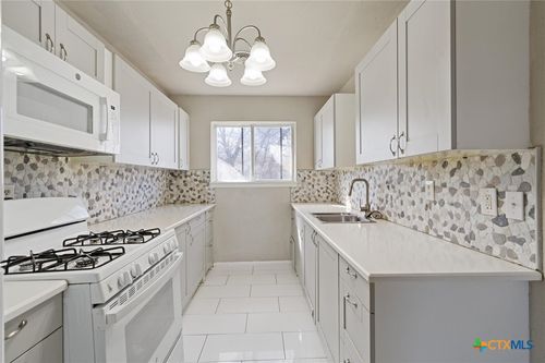 703 S 13th St, Copperas Cove, TX, 76522-2711 | Card Image