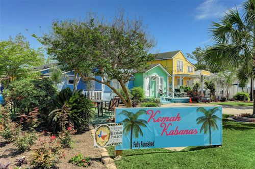 701 7th St, Kemah, TX, 77565-2882 | Card Image