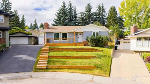 328 Cantrell Pl Sw, Calgary, AB, T2W2A3 | Card Image