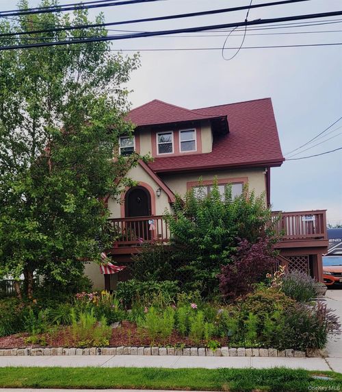 359 Roosevelt Ave, Freeport, NY, 11520-6126 | Card Image