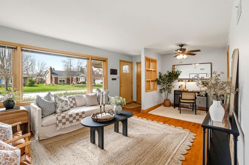 3230 N 106th St, Wauwatosa, WI, 53222-3336 | Card Image