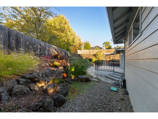 217 Christopher Ct, House other with 3 bedrooms, 2 bathrooms and 2 parking in Winchester OR | Image 18