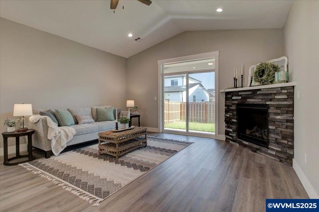 1055 Sassafras St, House other with 4 bedrooms, 2 bathrooms and null parking in Independence OR | Image 9