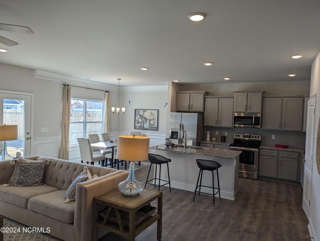 Similar home in community | Image 4