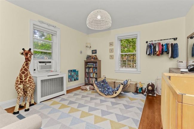 Secondary bedroom | Image 10
