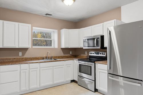 620 Plymouth St, Middleboro, MA, 02346-2902 | Card Image