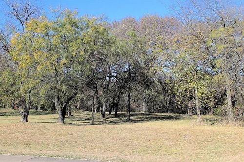 2655 Creekwood Dr, Cedar Hill, TX, 75104-6939 | Card Image
