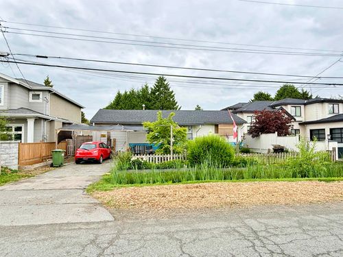 8631 Leslie Rd, Richmond, BC, V6X1E6 | Card Image