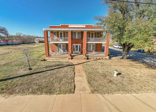 900 W Walker St, Breckenridge, TX, 76424-3339 | Card Image