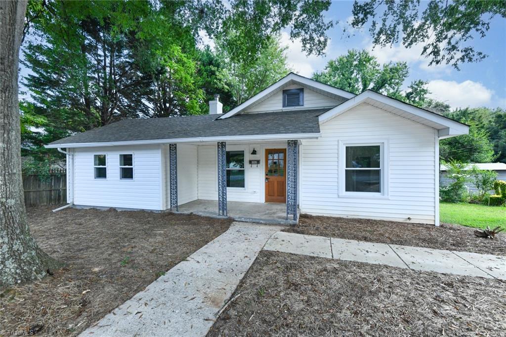 Winfield Dr, Winston Salem, NC 27105
