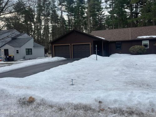 60 Snowberry Rd, Malta, NY, 12020-4462 | Card Image