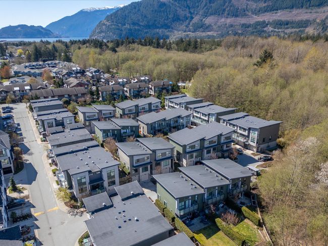 1185 Natures Gate, Townhouse with 3 bedrooms, 2 bathrooms and 3 parking in Squamish BC | Image 26